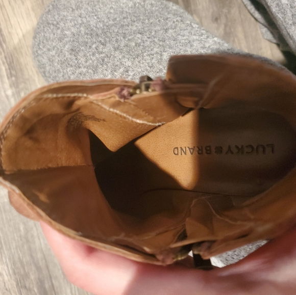 Lucky brand tan color leather boots size 7 women's very comfortable - Picture 5 of 5